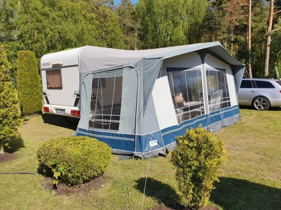                         Przyczepa kempingowa Chateau Calista 450 z 2001 r. - zdjęcie 4
                        