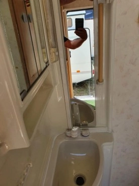                         Malutka przyczepa Compass Corona 362 idealna dla pary lub dla wędkarza! - zdjęcie 7
                        