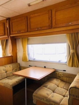                         Przyczepa kempingowa COMPASS CORONA + Motomover + Przedsionek - zdjęcie 5
                        