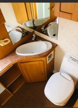                         Przyczepa kempingowa COMPASS CORONA + Motomover + Przedsionek - zdjęcie 6
                        