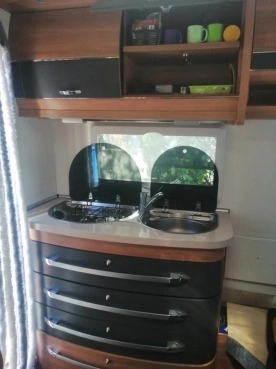                         Przyczepa kempingowa HOBBY 400 SFE - zdjęcie 12
                        