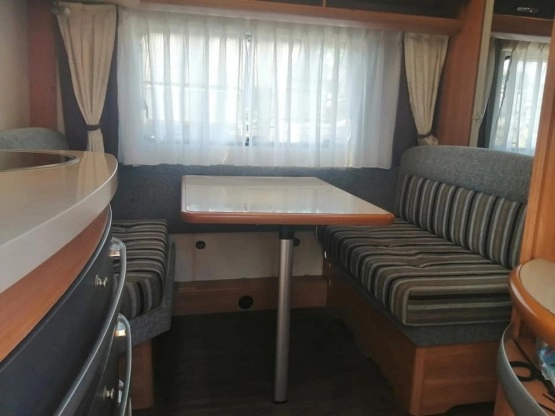                         Przyczepa kempingowa HOBBY 400 SFE - zdjęcie 9
                        