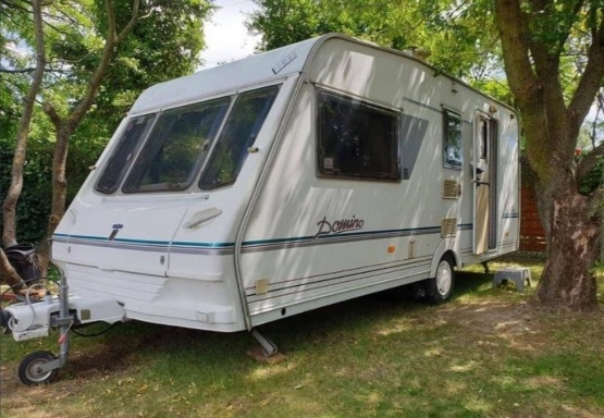                         Przyczepa kempingowa 4/5 osobowa + mover - zdjęcie 2
                        