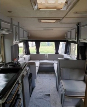                         Przyczepa kempingowa 4/5 osobowa + mover - zdjęcie 4
                        