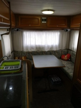                         Kamper Ford Transit 2.5 Diesel 96 rok - zdjęcie 2
                        