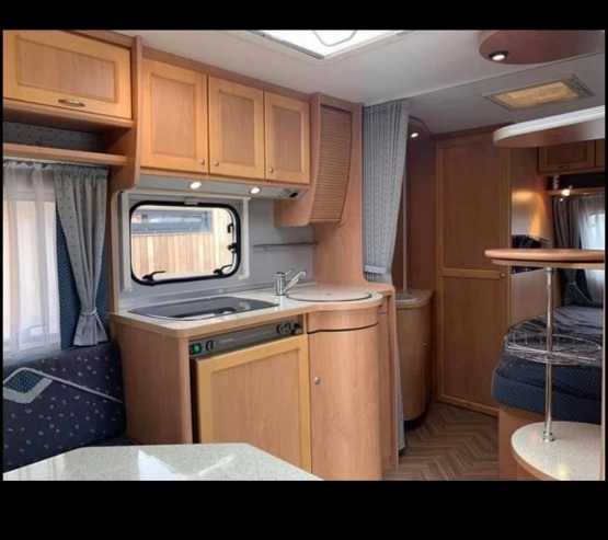                         Burstner Amara 450TS LUXUS - zdjęcie 14
                        