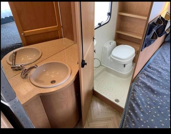                         Burstner Amara 450TS LUXUS - zdjęcie 20
                        