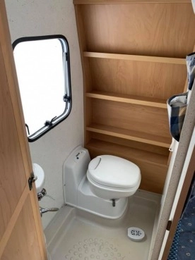                         Burstner Amara 450TS LUXUS - zdjęcie 8
                        