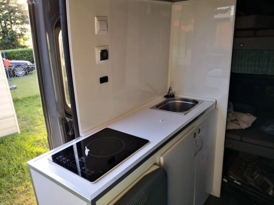                         Campervan 2007 rok - zdjęcie 4
                        