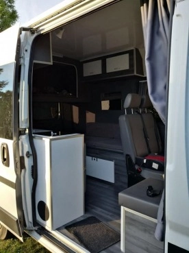                         Campervan 2007 rok - zdjęcie 6
                        