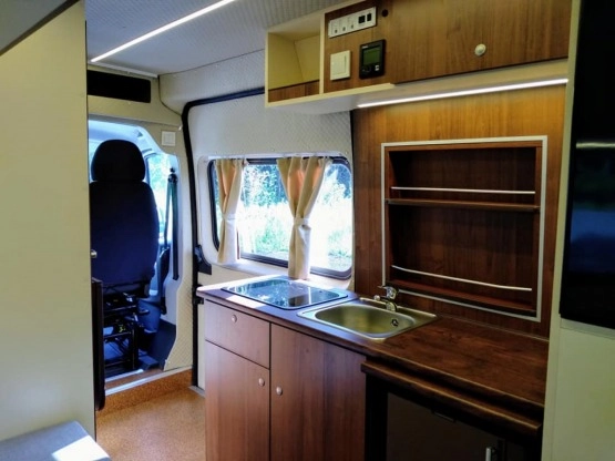                         Kamper Fiat Ducato L2H2 - zdjęcie 9
                        