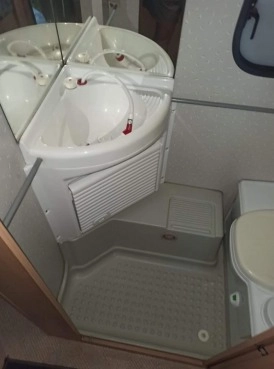                         Adria Optima - zdjęcie 10
                        