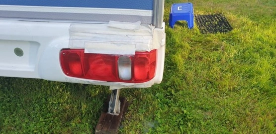                         Przyczepa Hobby 560 UL z przedsionkiem i daszkiem - zdjęcie 18
                        