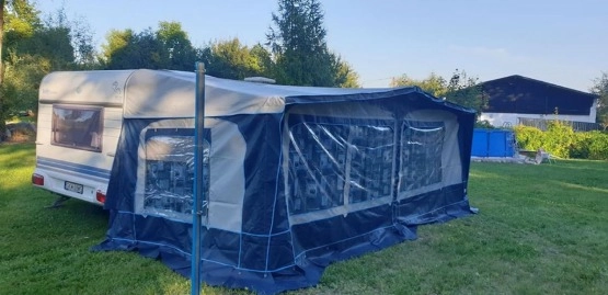                         Przyczepa Hobby 560 UL z przedsionkiem i daszkiem - zdjęcie 3
                        