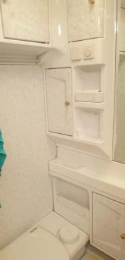                         Przyczepa Hobby 560 UL z przedsionkiem i daszkiem - zdjęcie 5
                        