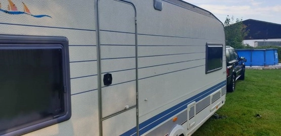                         Przyczepa Hobby 560 UL z przedsionkiem i daszkiem - zdjęcie 6
                        