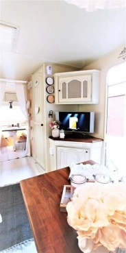                         Przyczepa Hobby Prestige 535 po kompletnej renowacji - zdjęcie 13
                        