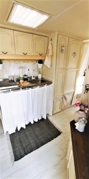                         Przyczepa Hobby Prestige 535 po kompletnej renowacji - zdjęcie 24
                        