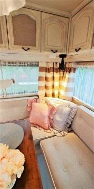                         Przyczepa Hobby Prestige 535 po kompletnej renowacji - zdjęcie 34
                        