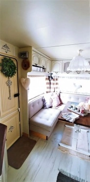                         Przyczepa Hobby Prestige 535 po kompletnej renowacji - zdjęcie 9
                        