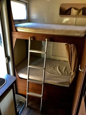                         Kamper Fiat Forster T699VB 6-cio osobowa półintegra - zdjęcie 12
                        