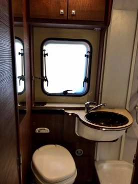                         Kamper Fiat Forster T699VB 6-cio osobowa półintegra - zdjęcie 13
                        