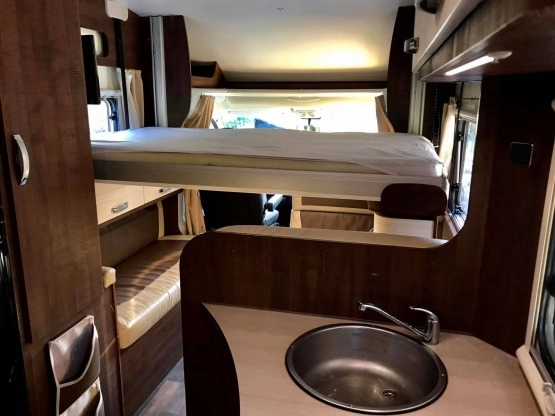                         Kamper Fiat Forster T699VB 6-cio osobowa półintegra - zdjęcie 15
                        