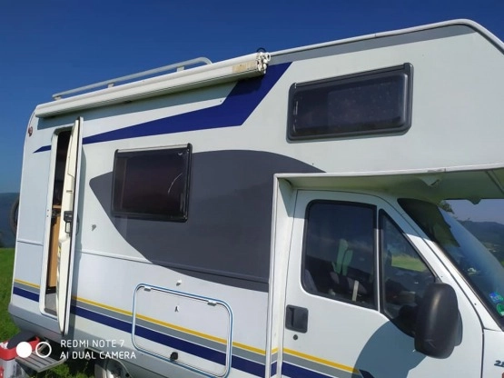                         Fiat Ducato Burstner 2,8 idtd 1999 rok. Podwójna klima! Wersja zimowa! - zdjęcie 13
                        