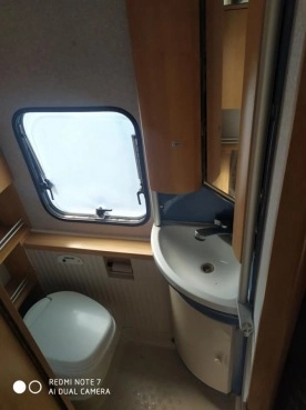                         Fiat Ducato Burstner 2,8 idtd 1999 rok. Podwójna klima! Wersja zimowa! - zdjęcie 15
                        