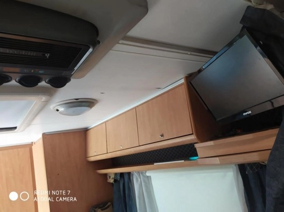                         Fiat Ducato Burstner 2,8 idtd 1999 rok. Podwójna klima! Wersja zimowa! - zdjęcie 9
                        