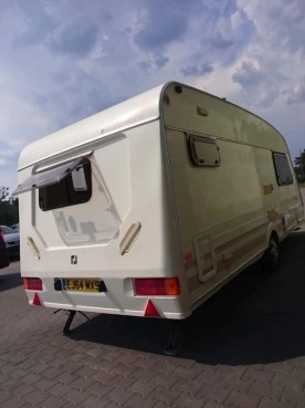                         kemping Fleetwood Colchester 1996 r. dla 4 osób z łóżkiem piętrowym, z łazienką - zdjęcie 10
                        