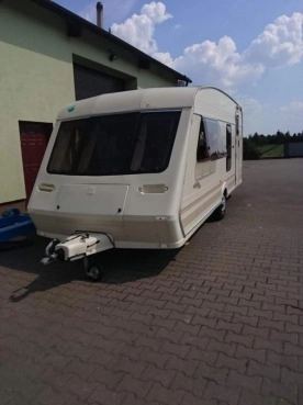                         kemping Fleetwood Colchester 1996 r. dla 4 osób z łóżkiem piętrowym, z łazienką - zdjęcie 1
                        