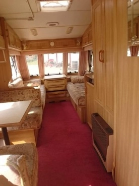                         kemping Fleetwood Colchester 1996 r. dla 4 osób z łóżkiem piętrowym, z łazienką - zdjęcie 3
                        