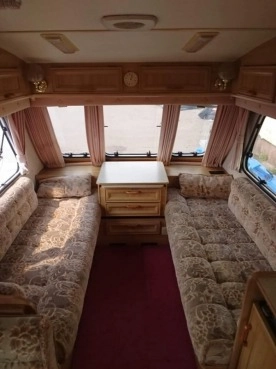                         kemping Fleetwood Colchester 1996 r. dla 4 osób z łóżkiem piętrowym, z łazienką - zdjęcie 4
                        