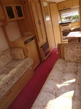                         kemping Fleetwood Colchester 1996 r. dla 4 osób z łóżkiem piętrowym, z łazienką - zdjęcie 5
                        