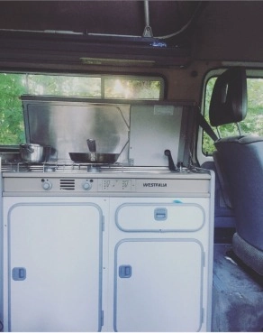                         Wynajmę kampera - klimatyczny VW T3:) - zdjęcie 4
                        