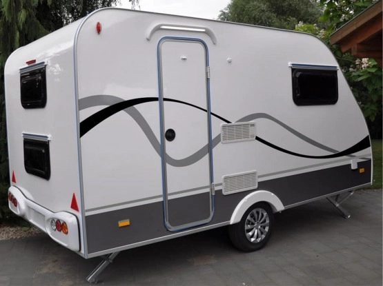                         Nowa 2020 przyczepa od ręki. Cena w 42 900 zł NETTO. Kempingowa Toaleta, Prysznic, Kuchnia, 4 osoby - zdjęcie 1
                        