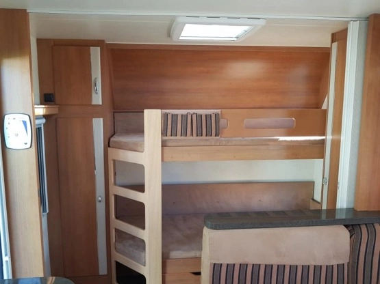                         Hobby la Vita 560 KMFE 2009 - zdjęcie 10
                        