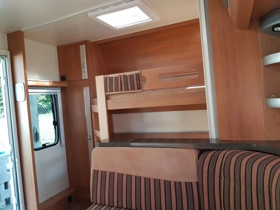                         Hobby la Vita 560 KMFE 2009 - zdjęcie 11
                        