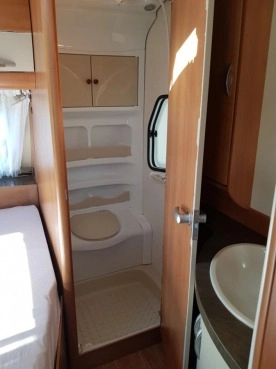                         Hobby la Vita 560 KMFE 2009 - zdjęcie 14
                        