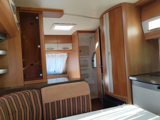                         Hobby la Vita 560 KMFE 2009 - zdjęcie 15
                        