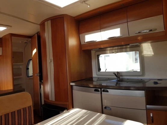                         Hobby la Vita 560 KMFE 2009 - zdjęcie 17
                        