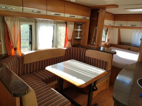                         Hobby la Vita 560 KMFE 2009 - zdjęcie 19
                        