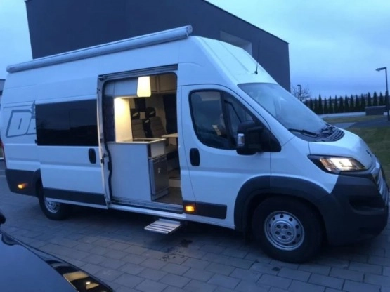                         Kamper Peugeot Boxer - zdjęcie 1
                        
