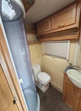                         Przyczepa angielska - zdjęcie 8
                        