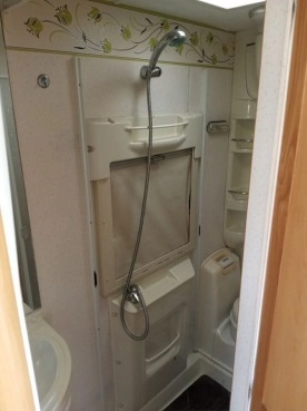                         Przyczepa Compass Liberte 14/2 dla 2-3 osób, super stan, z łazienką! - zdjęcie 4
                        