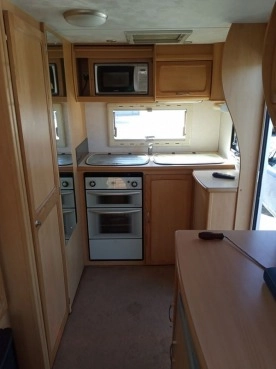                         Przyczepa Compass Liberte 14/2 dla 2-3 osób, super stan, z łazienką! - zdjęcie 8
                        