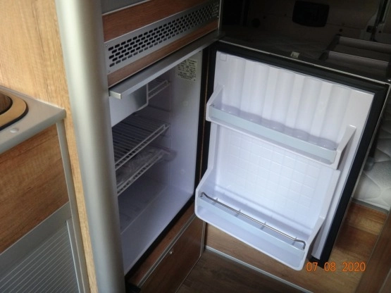                         Nowy kamper 2+2 Peugeot Boxer 2.2 HDi 165KM, panel słoneczny, długość <6m - zdjęcie 15
                        