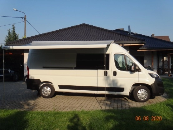                         Nowy kamper 2+2 Peugeot Boxer 2.2 HDi 165KM, panel słoneczny, długość <6m - zdjęcie 2
                        