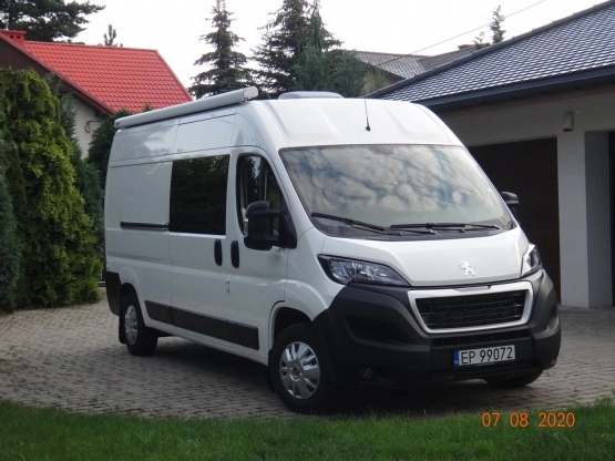                         Nowy kamper 2+2 Peugeot Boxer 2.2 HDi 165KM, panel słoneczny, długość <6m - zdjęcie 3
                        